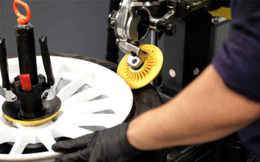 Ranger RV1 wheel guardian touchless tire changer – yellow/gray